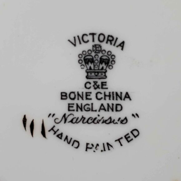 Victoria C&E Teacup and Saucer Narcissus White Flowers Vintage - Picture 8 of 10